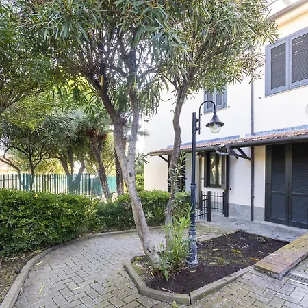 Le Margherita - Slr266 By Interhome Apartment Costarainera